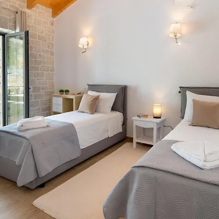 Rei 3 Bedroom With Pool Villa