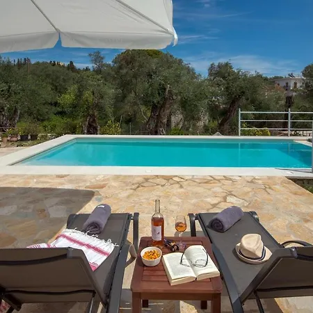 Rei 3 Bedroom With Pool * Vlachopoulátika