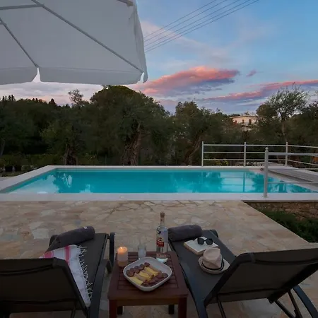 Rei 3 Bedroom With Pool * Vlachopoulátika
