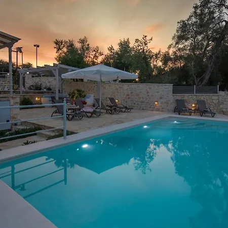 Rei 3 Bedroom With Pool