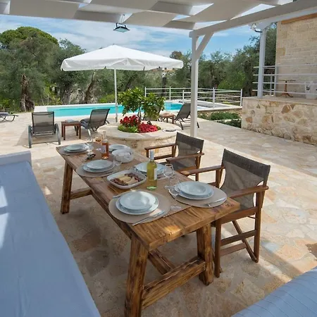 Rei 3 Bedroom With Pool Villa Vlachopoulátika