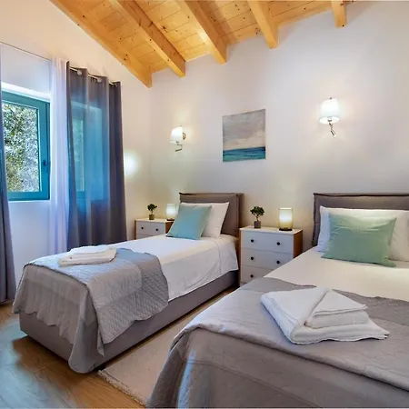 Rei 3 Bedroom With Pool Vlachopoulátika