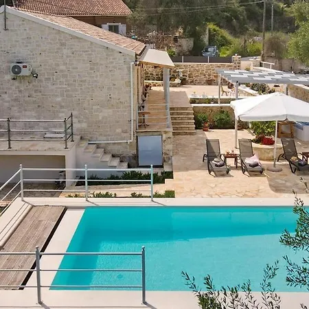 Villa Rei 3 Bedroom With Pool Vlachopoulátika