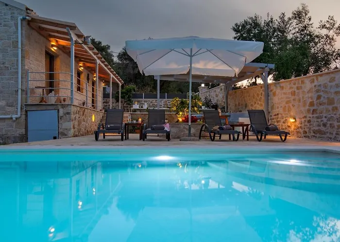 Rei 3 Bedroom With Pool Vlachopoulátika