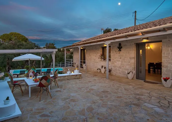 Rei 3 Bedroom With Pool 别墅 Vlachopoulátika