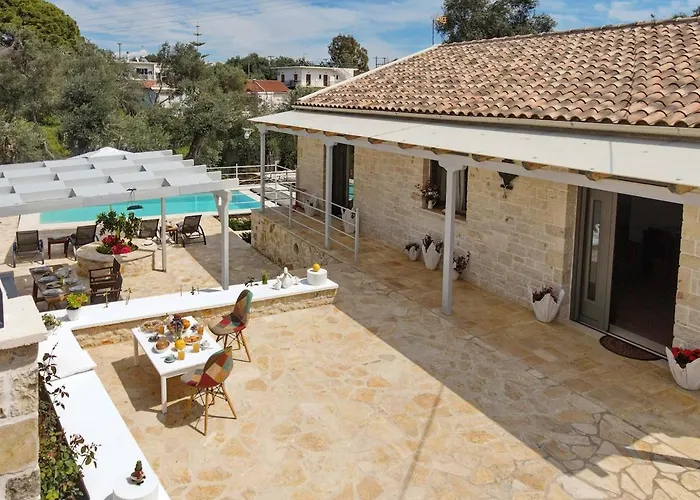 Rei 3 Bedroom With Pool * Vlachopoulátika