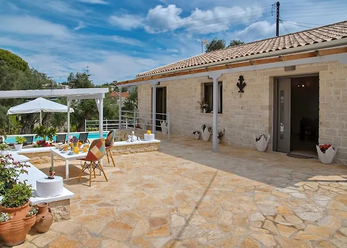 Rei 3 Bedroom With Pool * Vlachopoulátika