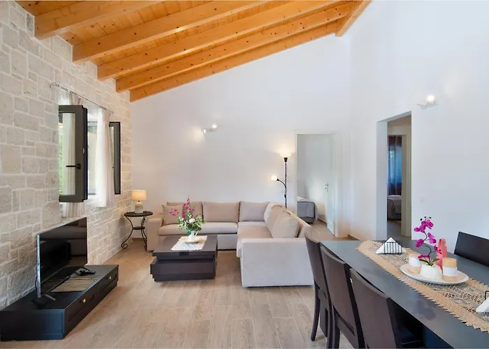 Rei 3 Bedroom With Pool Vlachopoulátika