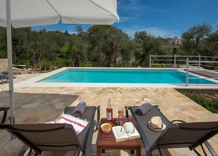 Rei 3 Bedroom With Pool * Vlachopoulátika