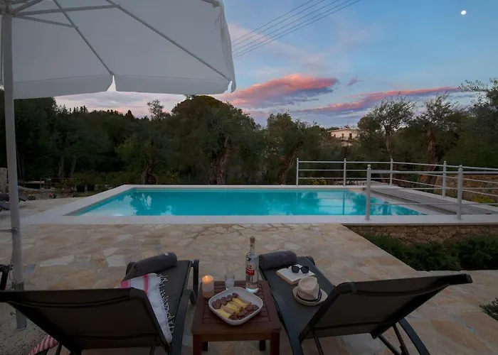 Rei 3 Bedroom With Pool * Vlachopoulátika