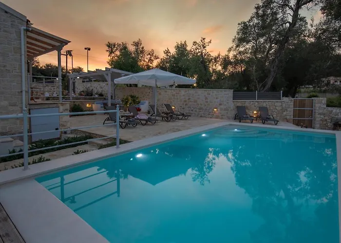 Rei 3 Bedroom With Pool