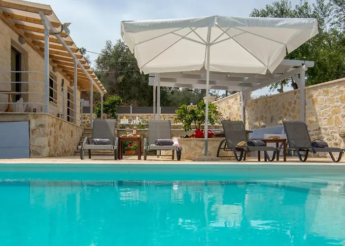 Rei 3 Bedroom With Pool * Vlachopoulátika