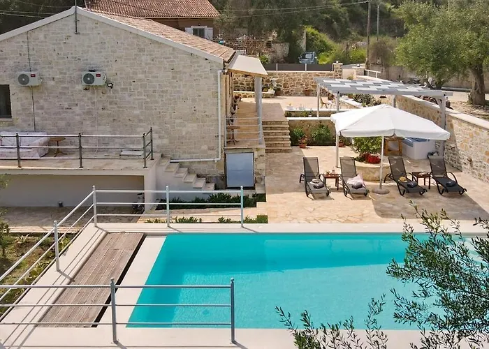 别墅 Rei 3 Bedroom With Pool Vlachopoulátika