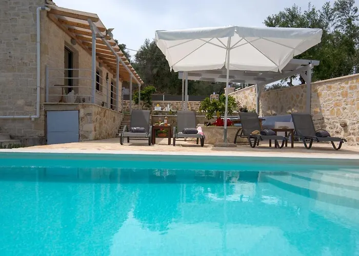 Rei 3 Bedroom With Pool Vlachopoulátika