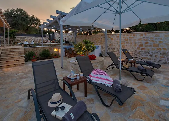 别墅 Rei 3 Bedroom With Pool Vlachopoulátika